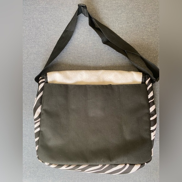 Hello kitty cross body backpack - Picture 2 of 5